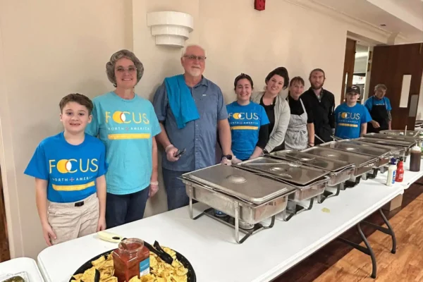 FOCUS Cincinnati meal volunteer